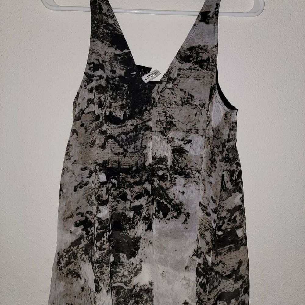 NWT H&M Black, white, Grey, Black Size 2 tank top 033